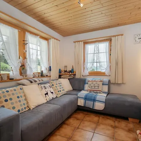 Charming In A House اكسالب